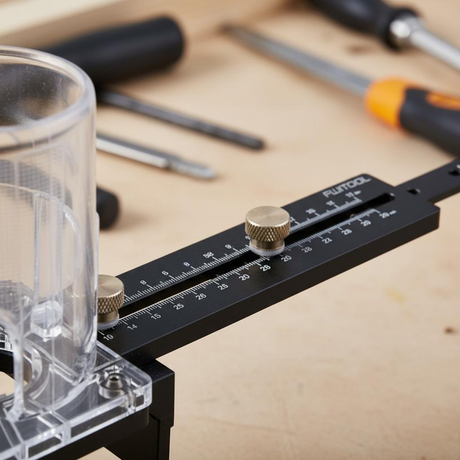 จิ๊กตัดวงกลมสำหรับเราเตอร์ เคร - Woodworking Multi Tool บทวิจารณ์และราคา